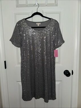 Riley & Rae Sequin Short Sleeve Shift Dress - Silver NWT